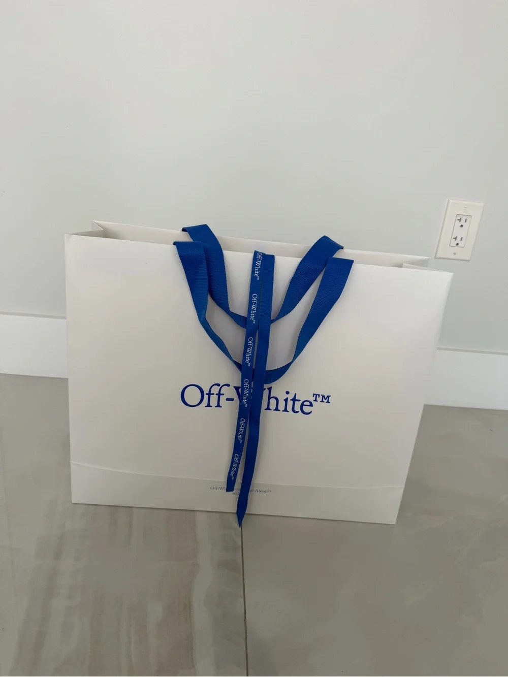 Newest Rare Off-White Garment Bag Shopping Bag & Receipt Holder